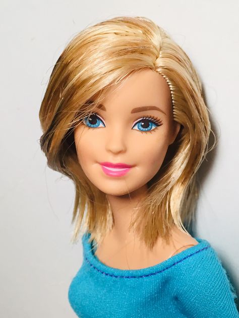 Hairstyles For Barbie Dolls, Hairstyles For Barbie, Barbie Doll Hairstyles, Doll Hairstyles, Blonde Hair With Pink Highlights, Barbie Things, Barbie Hairstyle, Barbie Hair