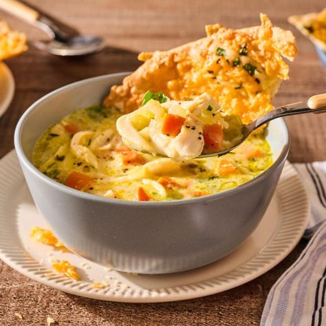 Chicken Pot Pie Soup Clean Food Crush, Pioneer Woman Soup, Pioneer Woman Recipe, Fall Chicken Recipes, Freeze Meals, Chicken Pot Pie Soup Recipe, Pioneer Woman Chicken, Chicken Caesar Pasta Salad, Chicken Pot Pie Soup