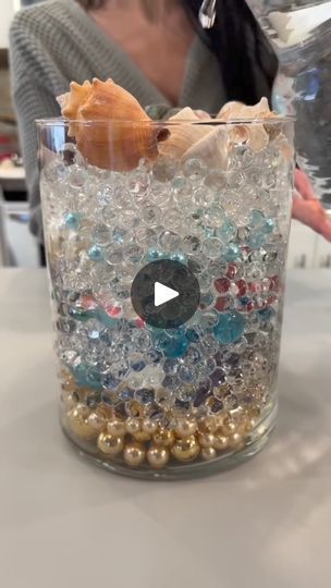 Diy Water Bead Centerpieces, Clear Water Beads Centerpiece Ideas, Gel Beads Centerpieces, Orbeez Ideas Decor, Clear Orbeez Centerpieces, Waterbeads Centerpiece Diy, Water Beads Ideas Centerpieces, Clear Glue Crafts, Orbeez Centerpieces