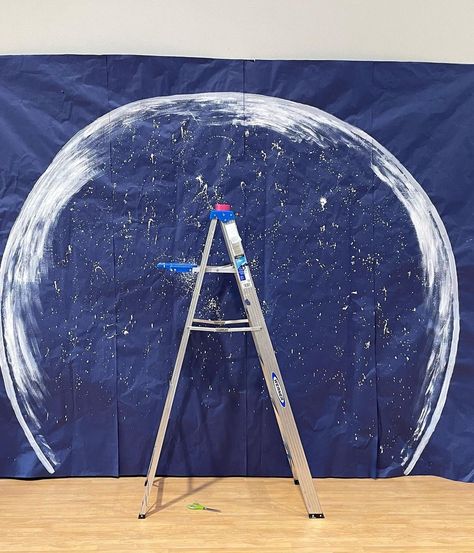 So much 🌟 JOY 🌟 came from making this snow globe photo backdrop for the staff holiday breakfast at school. #snowglobe #mural #snowglobeart… | Instagram Santa Backdrop Ideas, Winter Set Design, Snowglobe Photo Booth Diy, Christmas Mural Ideas, Snow Globe Photoshoot, Giant Snow Globe Diy, Diy Snow Decorations, Snow Globe Backdrop Diy, Winter Wonderland Hallway