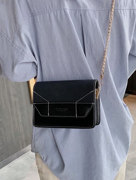 Modern Chain Bags For Daily Use, Black Phone Bag With Chain Strap For Everyday, Trendy Sling Bags Women, Black Crossbody Bag With Chain, Black Sling Bag With Chain, Modern Shoulder Bag With Chain Strap For On-the-go, Black Sling Bag, Sling Bags Women, Sling Bag Black