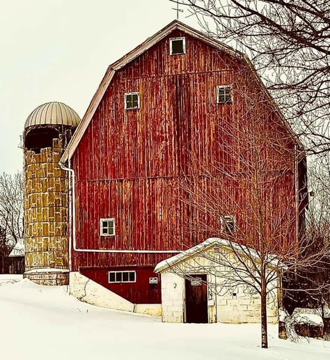 Old Barns Rustic, Red Barn Photos, Red Barn Painting, Farm Scenery, Tractor Barn, Barn Layout, Watercolor Barns, October Challenge, Farm Images