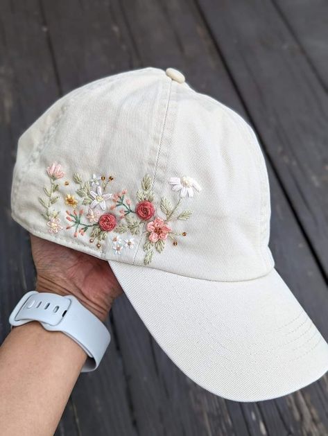 Embroidery On Cap Diy, Cool Embroidery Ideas Simple, How To Embroider A Flower, What To Embroider On, Embroidery On Clothes Ideas, Embroidery Hat Ideas, Hand Embroidered Hat, Embroidery Clothes Ideas, Clothing Embroidery Ideas