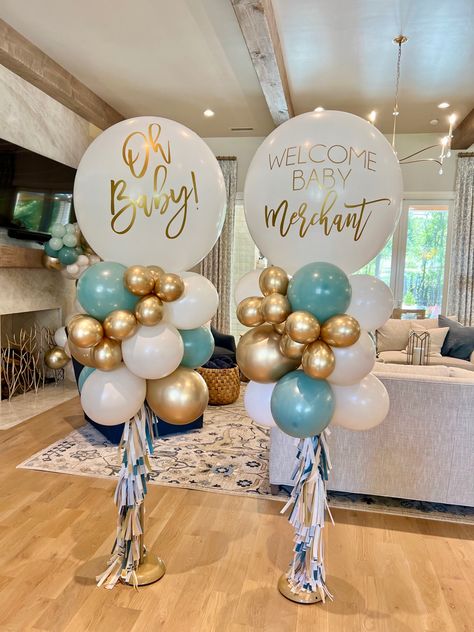 Balloon Table Arrangements, Party Entryway Decor, Free Standing Balloons, Balloon Stick, Baloon Stand Ideas, Balloon Cluster Ideas, Wedding Balloon Centerpieces, Balloon Business Ideas, Baby Shower Balloon Decor