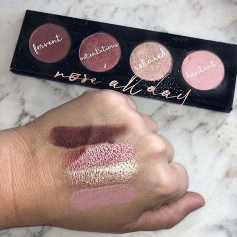 Younique Eyeshadow, Summer Makeup Trends, Rose Gold Eyeshadow, Rose Eyeshadow, Younique Beauty, Gold Eyeshadow, Beauty Make-up, Different Shades Of Pink, Younique Makeup