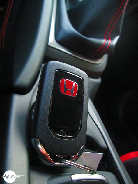 Honda Civic Keys Aesthetic, Honda Civic Keys, Honda Key, Honda Civic Car, Civic Car, Honda (car), Honda Civic Type R, Car Ideas, Driving Pictures