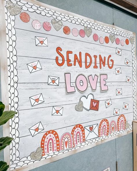 Office Bulletin Board, Valentine Bulletin Boards, Kindergarten Bulletin Boards, Elementary Classroom Themes, Valentines Day Bulletin Board, Boho Rainbow Classroom, Board Classroom, Classroom Welcome, Classroom Style