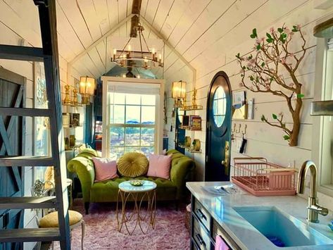 Tiny House Storage Ideas, Tiny House Hotel, Tiny House Organization, Glamping Trailer, Tiny House Storage, Building A Tiny House, Fairytale Cottage, Tiny House Living, Updating House