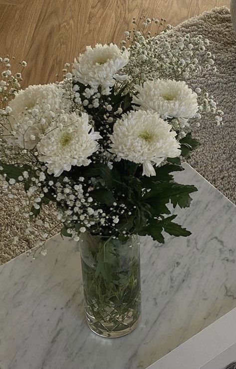 White Carnation Arrangements, Christanthium Flower, Chrisantemum Bouquet, Chrisantemum Flower Bouquet, Mum Flower Arrangement, White Chrysanthemum Bouquet, Chrysanthemum Flower Bouquets, Crysantenum Flower, Chrysanthemums Bouquet