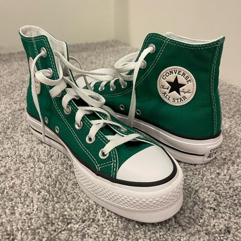 Never Worn Dark Green High Top Converse, Green Converse High-top Sneakers For Spring, Converse High Tops Outfits, Forest Green Converse High Tops, Green Hightop Platform Converse, Platform Converse Dark Green, Dark Green Converse, Green Converse High-top Sneakers, Dirty Converse