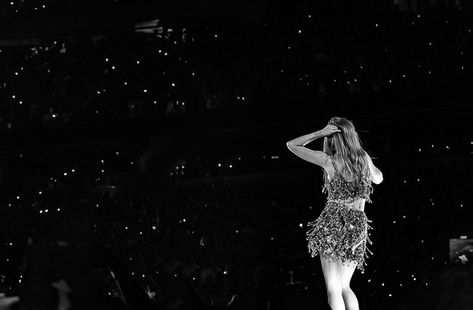 Eras Tour Background Laptop, Taylor Swift Chrome Wallpaper, Taylor Swift Aesthetic Horizontal, Desktop Wallpaper Hd 1080p Taylor Swift, Eras Tour Horizontal, Eras Tour Wallpaper Laptop, Eras Tour Desktop Wallpaper, Eras Tour Black And White, Taylor Swift Horizontal Wallpaper