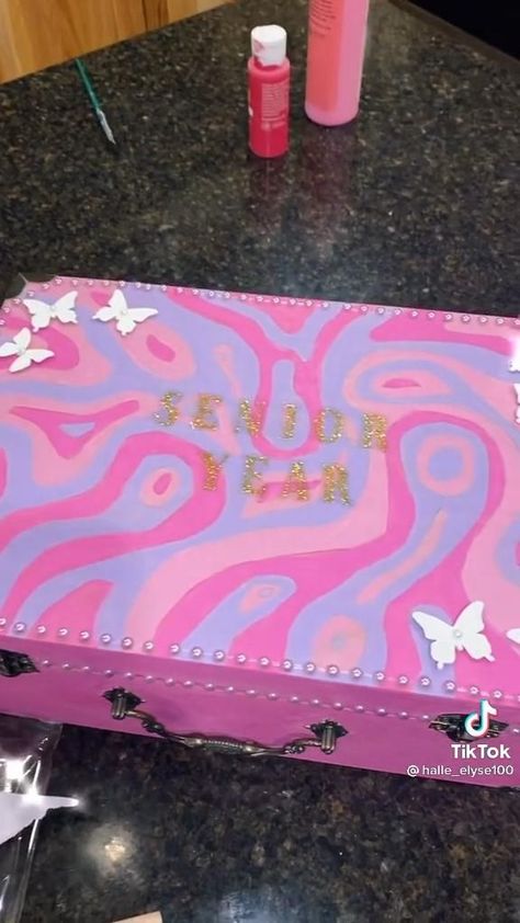 Memory Box Ideas, School Memories Scrapbook, Senior Year Things, Senior Year Fun, High School Memories, Aesthetic Homecoming, School Boxes, Best Friend Activities, Fun Sleepover Ideas