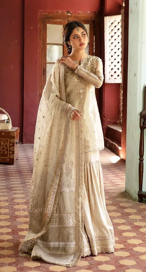 Nikah Outfit, Shadi Dresses, Desi Wedding Dresses, Asian Bridal Dresses, Bridal Dresses Pakistan, Pakistani Wedding Outfits, Pakistani Fancy Dresses, Pakistani Fashion Party Wear, Beautiful Pakistani Dresses