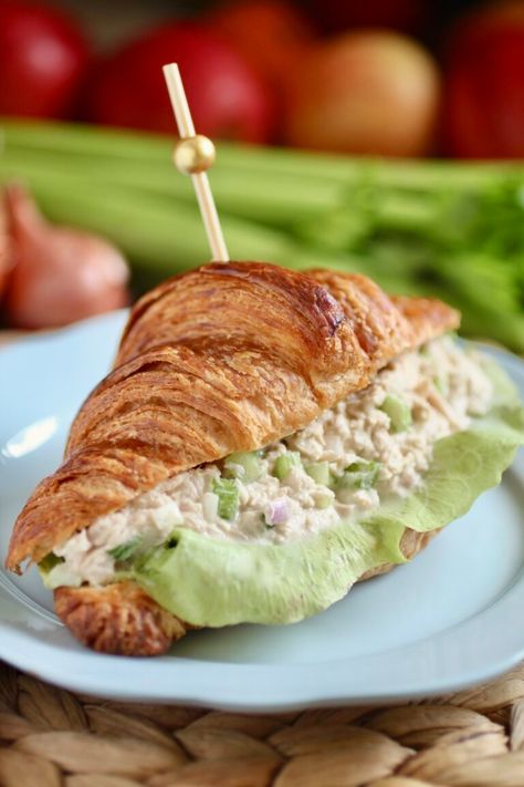 Tuna Croissant Sandwich, Mini Tuna Sandwiches, Crossaint Sandwich, Mini Sandwiches Recipes, Best Tuna Sandwich, Tuna Sandwich Recipes, Sandwich Platter, Croissant Sandwich, Crepes Filling