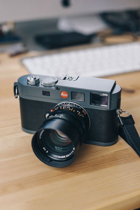 ilovemyleica: Leica ilovemyleica: Leica M-E | photography | camera collection | good cameras | cameras | camera accessories | #dslr #photography #cameragear Camera Lenses Canon, Leica Photography, Camera Collection, Camera Aesthetic, Classic Camera, Old Cameras, Leica M, Leica Camera, Photography Gear