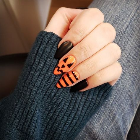 Jackolantern Nails, Jack O Lantern Nails, Megan Nails, Halloween Pumpkin Nails, Nailart Halloween, Halloween Nails Designs, Spooky Halloween Nails, Nail Halloween, Halloween Nail Art Ideas