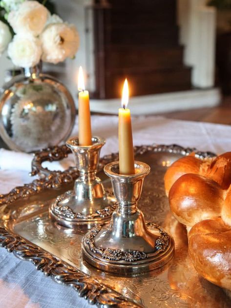 Bon Sabbat, Jewish Shabbat, Shabbat Recipes, Good Shabbos, Shabbat Shalom Images, Feasts Of The Lord, Shabbat Dinner, Jewish Celebrations, Happy Sabbath