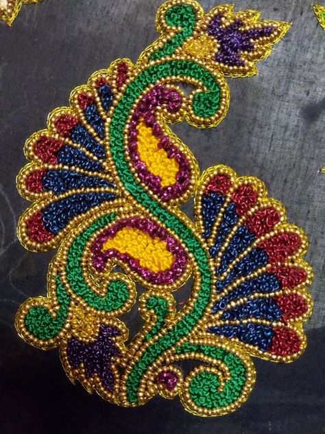 Zardosi Long French Knot Design, French Not Design In Aari, Zardosi French Knot Design, French Knot Blouse Designs, French Knot Aari Work Design, French Knot Embroidery Designs, Aari Motif, Thick Embroidery, Knot Stitch