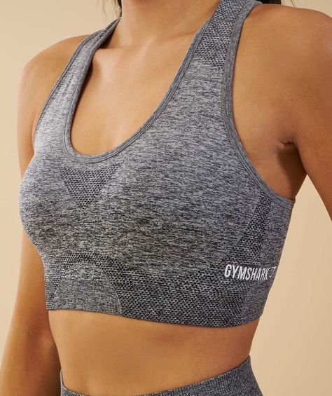 Gymshark Ombre Seamless Sports Bra  - Black/Light Grey 1 Best Yoga Clothes, Sports Bra Outfit, You Look Fab, Yoga Bra Tops, Bra Outfit, Body Outfit, Sports Bra And Leggings, Sport Bra Top, Seamless Sports Bra