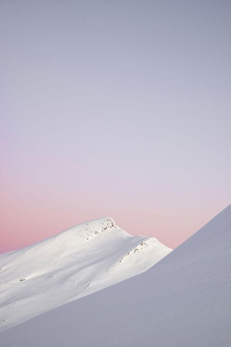 Ski Mountain Aesthetic, Beautiful Mountains Photography, Snowy Mountains Aesthetic, Snow Landscape Photography, Aesthetic Mountain Wallpaper, Arctic Sunset, Skiing Mountains, Beautiful Place In The World, Wow Photo