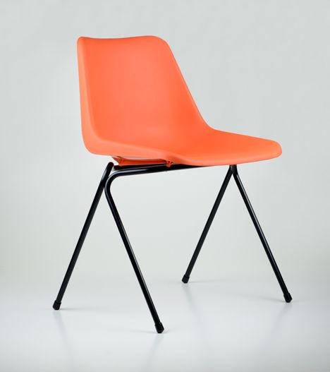 robin day polypropylene chair Polypropylene Chair, Lucienne Day, Robin Day, Vintage Furniture Design, Kitchen Chair Cushions, Office Chair Without Wheels, British Furniture, Stackable Chairs, Diy Chair