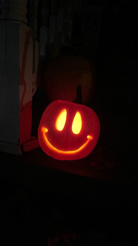 Cute Punkin Carvings, Silly Pumpkin Faces, Kids Pumpkin Carving, Pumpkin Face Carving, Halloween Pumpkins Carvings Designs, Awesome Pumpkin Carvings, Cute Pumpkin Faces, Cute Pumpkin Carving, Spirit Of Halloween