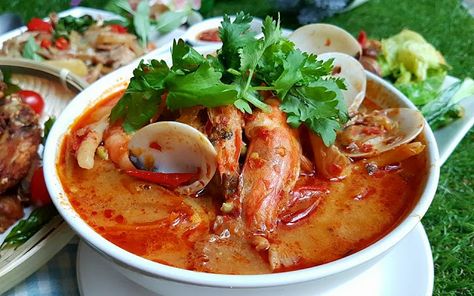 Tom Yam Goong, Oyster Mushrooms, Thailand Food, Button Mushrooms, Thai Food, Thai Recipes, Thai Red Curry, Soup Recipes, Soups