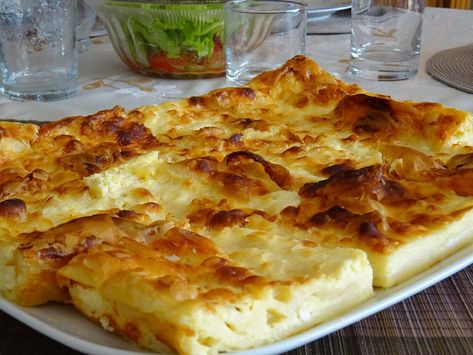 Gibanica Recipe, Christening Food, Pie Savory, Filo Dough, Relish Sauce, Serbian Food, Croatian Cuisine, Georgian Cuisine, Quiche Recipes Easy