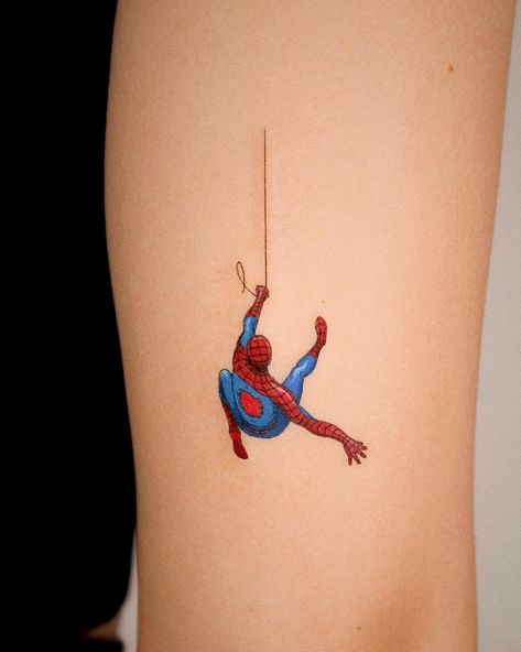 Spiderman Logo Tattoo, Couple Spiderman, Shen Long Tattoo, Spiderman Tattoo, Tattoo Couple, Spiderman Logo, Man Tattoo, Marvel Tattoos, Geek Tattoo