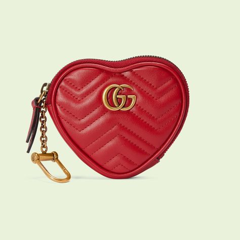 Shop the GG Marmont heart-shaped coin purse in red at GUCCI.COM. Enjoy Free Shipping and Complimentary Gift Wrapping. Keychain Hook, Gucci Purse, Women's Wallets, Italy Print, Gucci Gg Marmont, Judith Leiber, Gg Marmont, Purse Styles, Digital Gifts