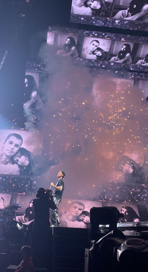 Justin Bieber Concert Wallpaper, Justin Bieber Concert Aesthetic, Justin Bieber Concerts, Justin Bieber Aesthetic, Justin Bieber Poster, Justin Bieber Singing, Justin Bieber Tour, Justin Bieber Imagines, Justin Bieber Concert