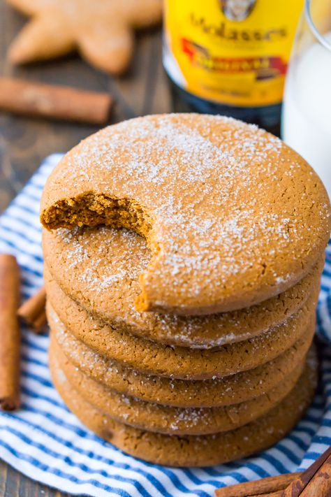 These soft Molasses Cookies are a simple and old-fashioned dessert recipe made with thick molasses, spices, and sugar. A classic cookies recipe that's actually dairy-free! Traditional Baklava Recipe, Homemade Molasses, Recipe For Sugar Cookies, Old Fashioned Molasses Cookies, Soft Molasses Cookies, Molasses Recipes, Chewy Molasses Cookies, Molasses Cookies Recipe, Old Fashioned Recipe