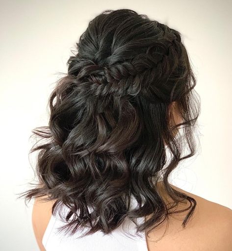 Half Up Half Down Short Hair, Half Up Curls, Bridemaids Hairstyles, Prom Hair Medium, Bridesmaid Hair Medium Length, Half Up Half Down Hair Prom, Hairstyles 2024, Bridesmaid Hairstyles Half Up Half Down, Teased Hair