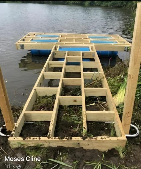 Floating Dock Plans, Diy Dock, Building A Dock, Lake Landscaping, Farm Pond, Lake Dock, Floating Dock, Pond Landscaping, Ponds Backyard