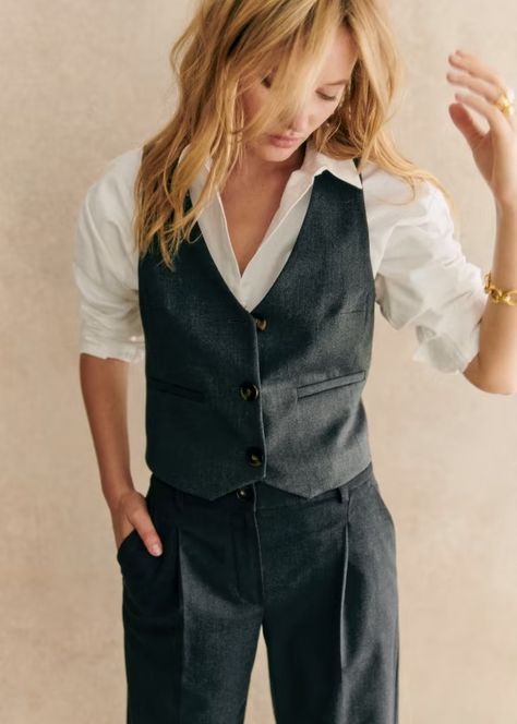 Vest Work Outfit, Banker Outfits, Prom Fits, Ralph Lauren Looks, Teacher Aesthetic, Mens Business Casual Outfits, Career Outfits, Semi Formal Wear, Clothing And Textile