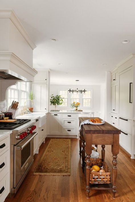 American Traditional Kitchen, Mid Century Traditional Kitchen, Organic Traditional Kitchen, Center Hall Colonial Kitchen Remodel, Relaxed Traditional Style, American Traditional Home Decor, 70s Remodel, Traditional Home Kitchen, Traditional Home Interiors