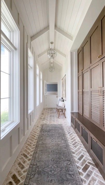 Mud Room Floor, Breezeway Mudroom, Mud Room Addition, Stairway Ideas, Low Country Homes, Mudroom Decor, Country House Interior, Mudroom Design, Beautiful Houses Interior