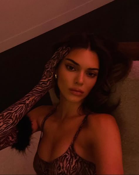 Kendall Jenner Icons, Stile Kendall Jenner, Kendall Jenner Instagram, Kylie Makeup, Estilo Kylie Jenner, Kendall Style, Shotting Photo, Jenner Outfits, Model Aesthetic