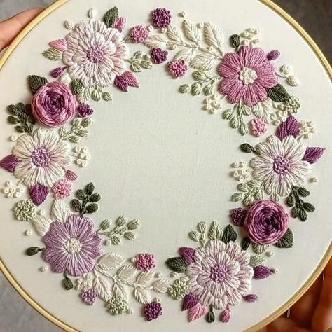 Sulaman Pita, Embroidery Hoop Art Diy, Simple Hand Embroidery Patterns, Ribbon Embroidery Tutorial, Wedding Embroidery, Diy Embroidery Designs, Hand Embroidery Patterns Flowers, Floral Embroidery Patterns, Diy Embroidery Patterns