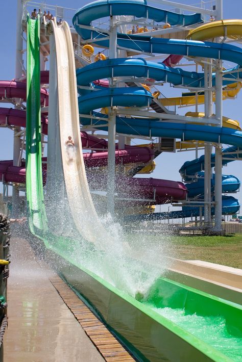 Cool Water Slides, Fun Water Parks, Water Park Rides, Theme Parks Rides, Amusement Park Rides, Water Parks, Water Slide, Travel Tourism, Water Slides