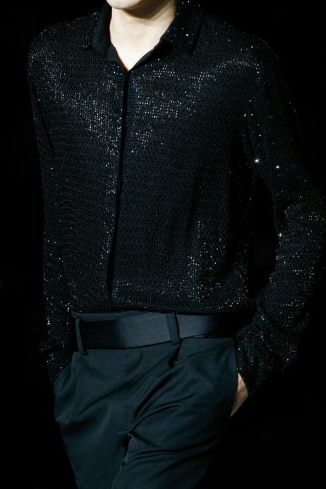 Glitz And Glam Outfit, Glam Party Outfit, Glitter Suit, Lace Shirts, Glitter Outfit, Party Outfit Men, Stage Clothes, Black Outfit Men, Glamour Party