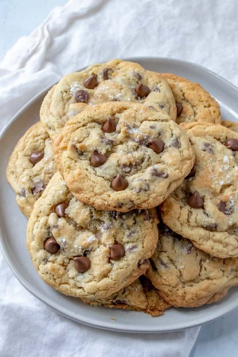 Chocolate Chip Cookies Marshmallow Dessert, Marshmallow Recipes, The Salty Marshmallow, Salty Marshmallow, Easy No Bake Cookies, Halloween Food Appetizers, Make Chocolate Chip Cookies, Soft Chocolate Chip Cookies, Frozen Chocolate