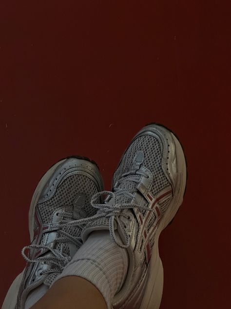 Asics Silver Sneakers, Silver Asics, Street Beat, Asics Sneakers, Silver Sneakers, Streetwear Sneakers, Shoe Inspo, Silver Shoes, Pretty Shoes