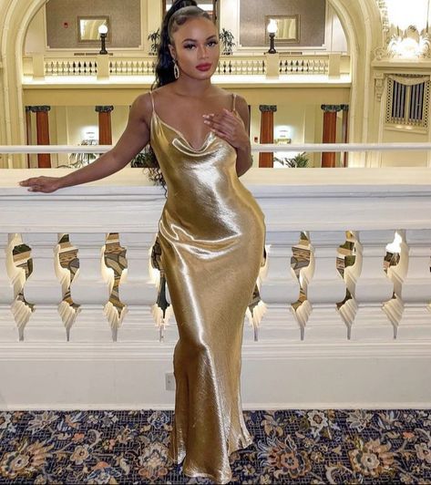 Dress Long Classy, Gold Dress Long Classy, Gold Dress Formal, Gold Dress Long, Gold Dresses Long, Gold Satin Dress, Metallic Prom Dresses, Gold Dresses, Metallic Gold Dress