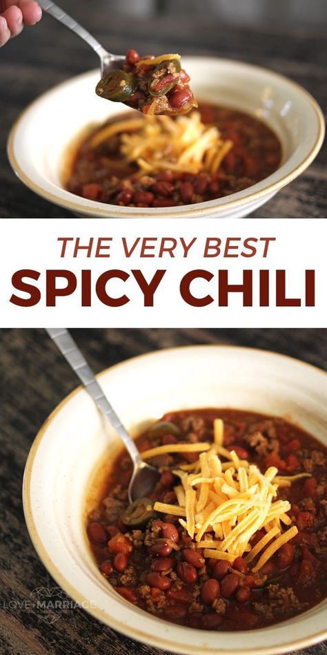 The Best Spicy Chili Recipe ever in the crock pot! And it's so easy. #chili #food #recipes #recipe #dinner #football #sunday #foodblogger The Best Spicy Chili Recipe, Spicy Chili Recipe Easy, Weight Watchers Chili Recipe, Weight Watchers Chili, Chili Recipe Stovetop, Chili Food, Spicy Chili Recipe, Weight Watcher Desserts, Chili Chili