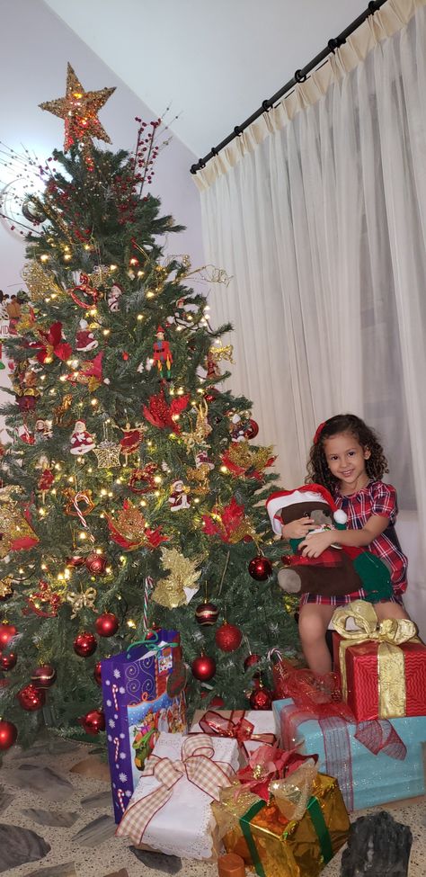 Arbol de navidad. Cúcuta Colombia Photo Album, Christmas Tree, Holiday Decor, Christmas, Clothes