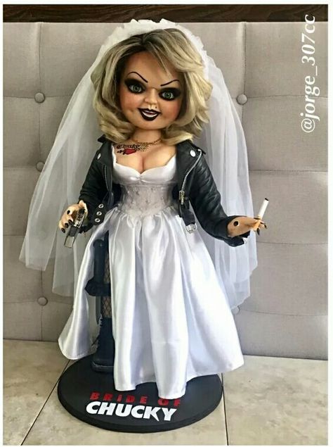 Bride Of Chucky Costume Woman, Tiffany Halloween Costume, Tiffany Costume Chucky The Bride, Chuckys Bride Costume, Chucky And Tiffany Costume Couple, Tiffany Valentine Costume, Bride Of Chucky Doll, Bride Of Chucky Halloween, Chucky And Tiffany Costume