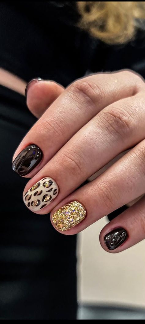 Black And Gold Animal Print Nails, Black Gold Leopard Nails, Black And Gold Biab Nails, Cheetah Gold Nails, Sparkly Leopard Nails, Black And Gold Leopard Nails, Animal Print Short Nails, Fall Nails Leopard, New York Nails Designs