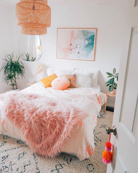 Blush boho bedroom design with a modern style. Love the rattan pendant light and pinks Boho Bedroom Design, Comfy Bedroom, White Bed, Room Deco, Maximalism, Stylish Bedroom, Cute Room Decor, Room Ideas Bedroom, Dream Rooms