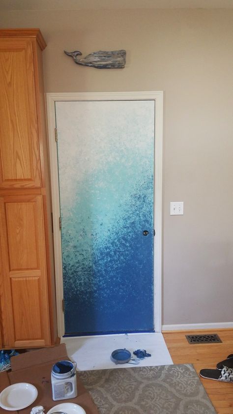 Bedroom Door Murals Painted, Bathroom Door Painting Ideas Creative, Ocean Bathroom Theme, Painted Doors Creative Bedroom, Wardrobe Painting Ideas Diy, Ombre Door, Painted Doors Interior Creative, Door Paint Design, Door Art Bedroom Paint